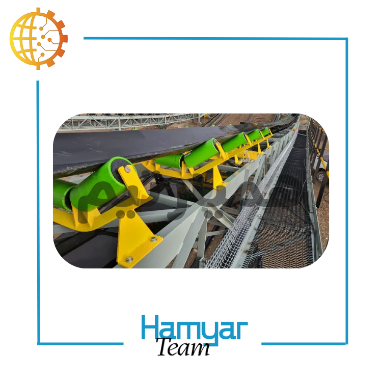 نوارنقاله بارگیری فله طول ۶ متر، عرض سفارشی ۶۰ سانت، تسمه اجدار (Chevron Belt)، شاسی فولادی مقاوم، موتور موتوژن با گیربکس حلزونی، شیب ۱۵ درجه، زاویه دید جانبی، مناسب بارگیری سیمان و مصالح ساختمانی.