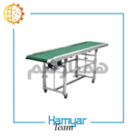 نمای نزدیک از نوارنقاله جت‌پرینتر ۲ متری با بدنه آهن رنگ‌شده، سطح تسمه PVC مشکی مات، رولرهای انتهایی دقیق، پایه‌های فلزی با پیچ‌های تنظیم ارتفاع، موتورگیربکس صنعتی در سمت راست دستگاه، مناسب چاپ تاریخ و انتقال محصولات سبک تا متوسط. طراحی شده توسط ماشین‌سازی همیار (همیارتیم) با امکان سفارشی‌سازی کامل عرض تسمه از ۸.۵ تا ۶۰ سانتی‌متر و سازگار با جت‌پرینترهای مختلف بازار.