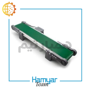 تصویر واقعی نوارنقاله جت پرینتر آهنی رومیزی ۲ متری با پایههای قابل تنظیم، تسمه PVC صاف، موتورگیربکس صنعتی نصبشده در کنار شاسی، مناسب نوارنقاله خط چاپ تاریخ، تولید ماشینسازی همیار، سازگار با چاپگرهای متداول بازار.